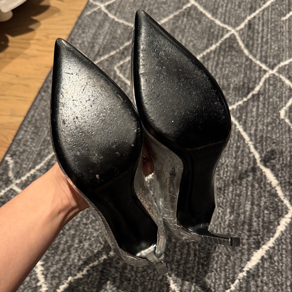 Saint Laurent Silver Metallic Lambskin Pumps - Picture 5 of 6